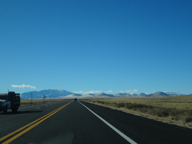 まっすぐなアメリカのRoadには大きさを肌で感じられます