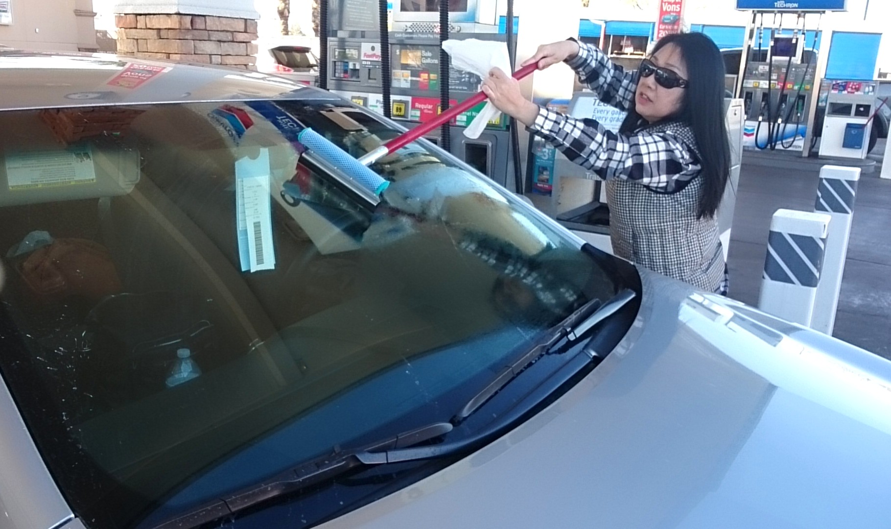 Gas Standでフロントガラスを綺麗に